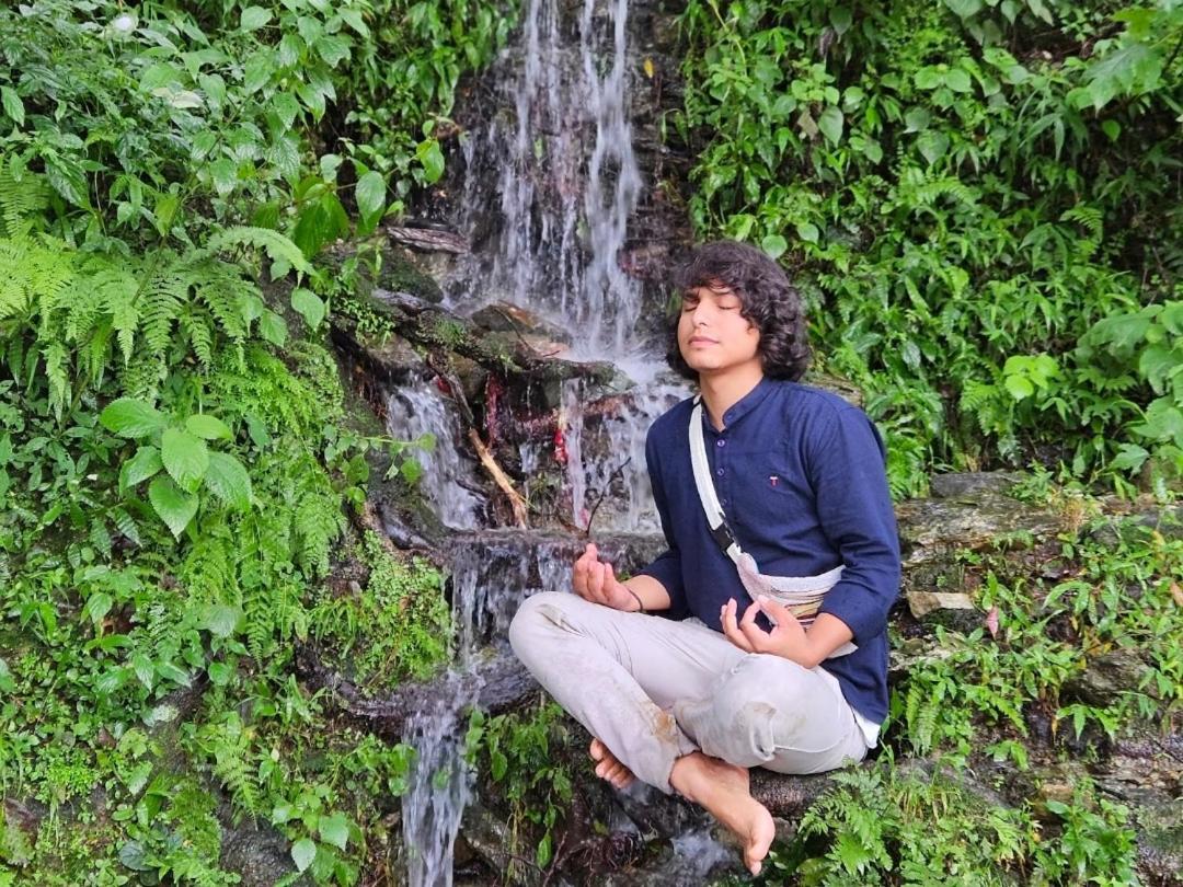 Katyuri Kings Divine Stay- Babaji'S Cave Dwarahat 外观 照片