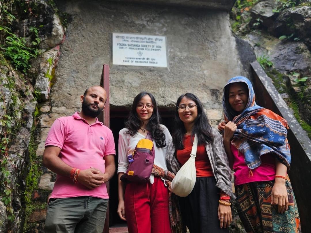 Katyuri Kings Divine Stay- Babaji'S Cave Dwarahat 外观 照片