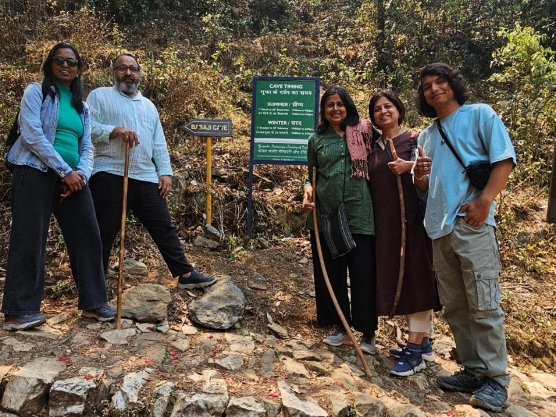 Katyuri Kings Divine Stay- Babaji'S Cave Dwarahat 外观 照片