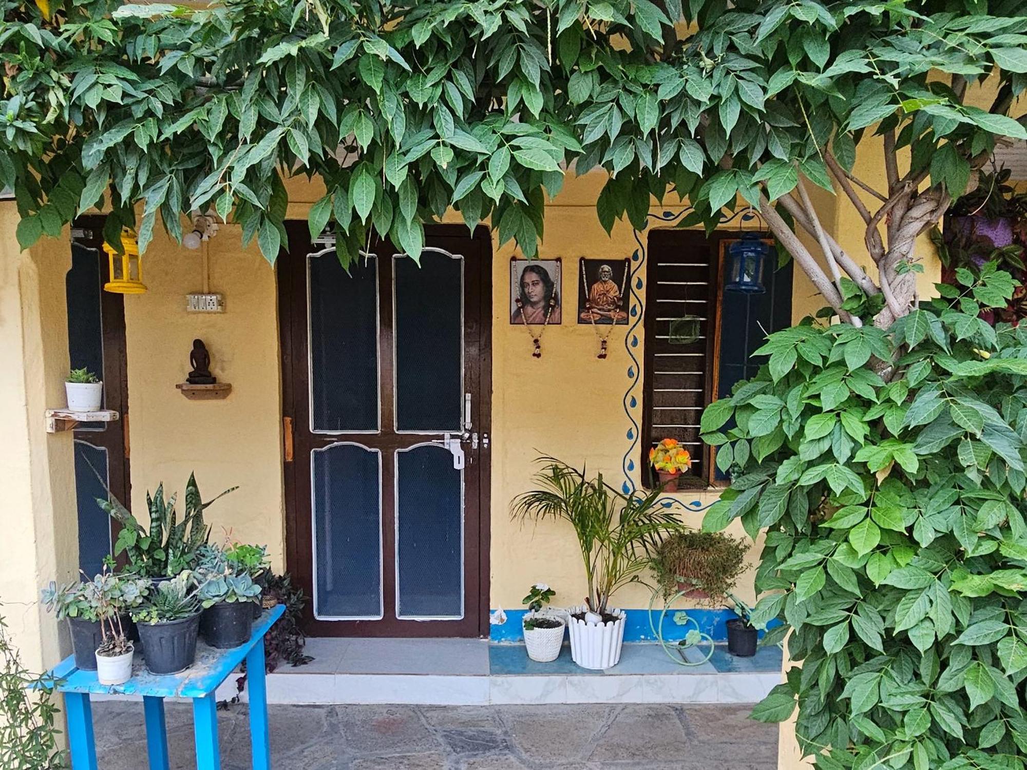 Katyuri Kings Divine Stay- Babaji'S Cave Dwarahat 客房 照片